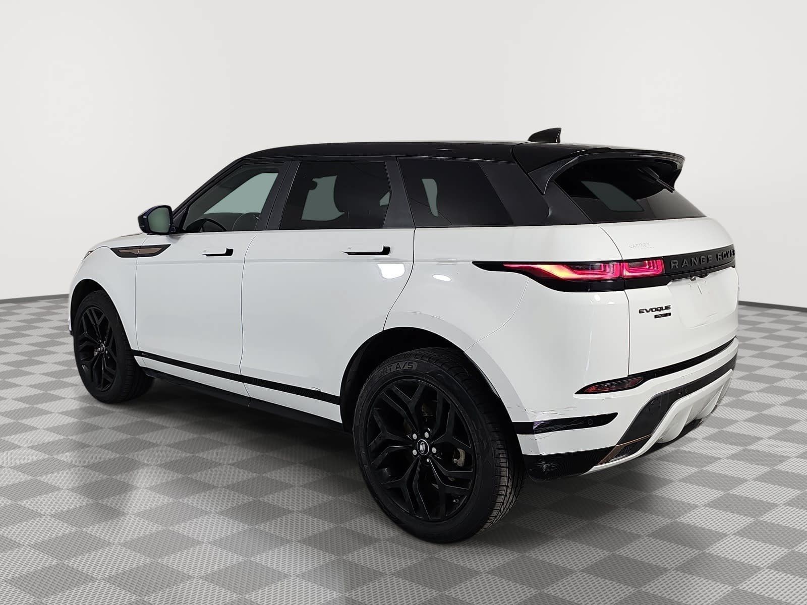 Used 2020 Land Rover Range Rover Evoque R-Dynamic S AWD/4WD image 6