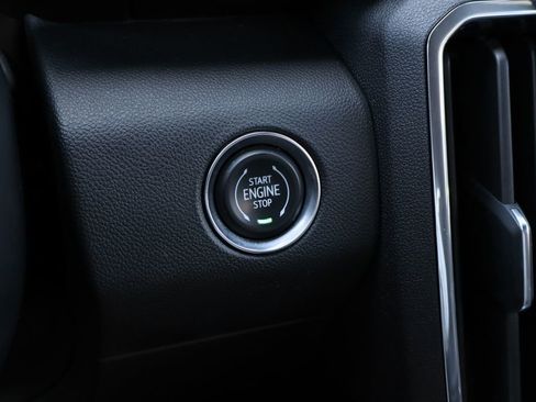 Certified 2025 GMC Acadia Elevation FWD image 19