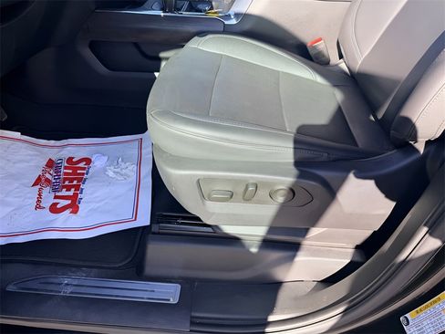 Used 2023 GMC Sierra 1500 SLT w/ SLT Premium Package image 16