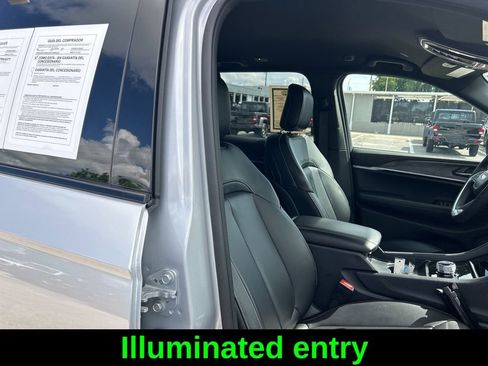 Certified 2025 Jeep Grand Cherokee Limited w/ Black Appearance Package image 24