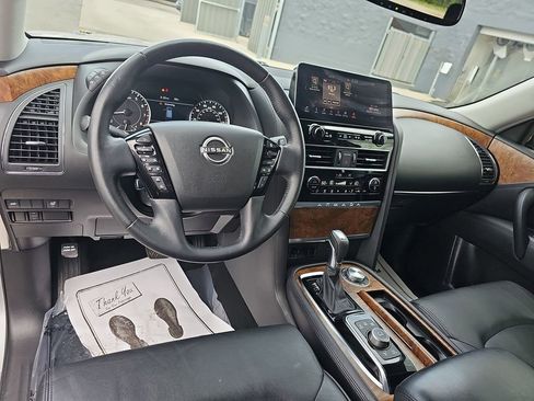 Used 2022 Nissan Armada SL w/ Captain's Chairs Package AWD/4WD image 22
