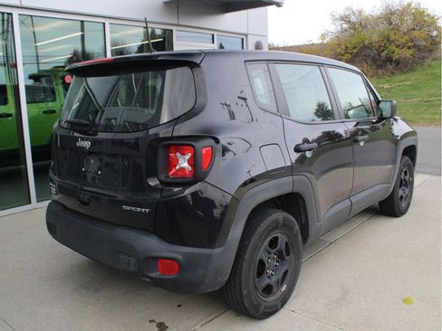 Used 2019 Jeep Renegade Sport image 4