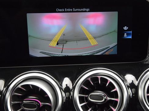 Used 2023 Mercedes-Benz GLB 250 image 33