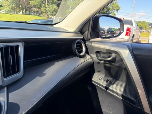 Used 2015 Toyota RAV4 LE AWD/4WD image 39