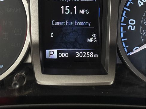 Used 2018 Toyota Tacoma SR5 AWD/4WD image 44