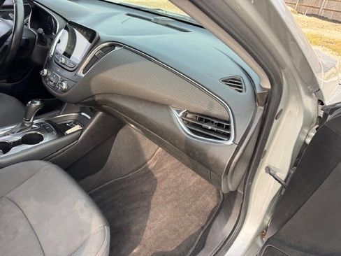 Used 2016 Chevrolet Malibu LT image 23