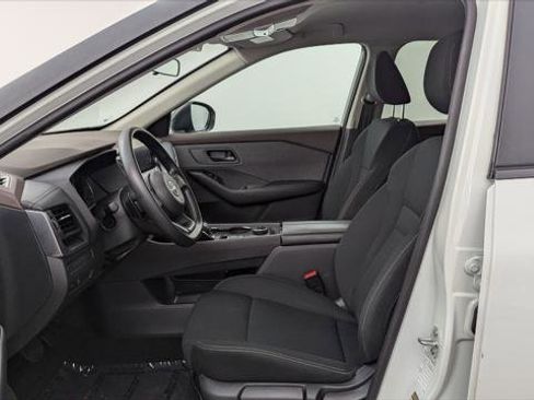 Used 2023 Nissan Rogue S image 15