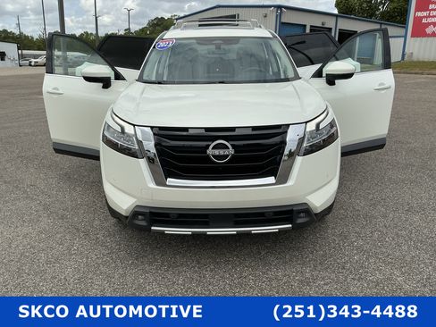 Used 2023 Nissan Pathfinder SL w/ SL Premium Package image 30