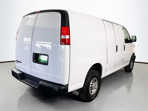 Used 2022 Chevrolet Express 2500 image 10