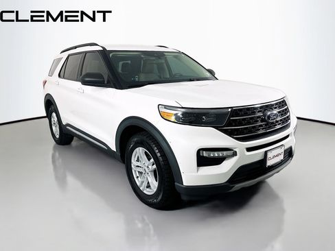 Used 2022 Ford Explorer XLT w/ Equipment Group 202A AWD/4WD image 5