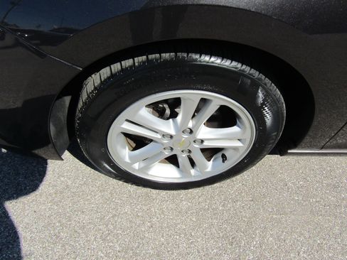 Used 2017 Chevrolet Cruze LT image 9