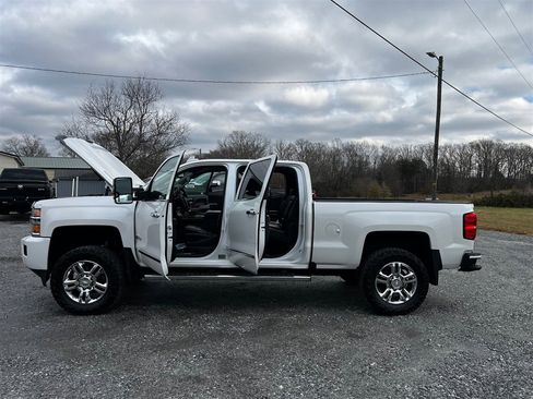 Used 2018 Chevrolet Silverado 2500 High Country w/ Duramax Plus Package image 22
