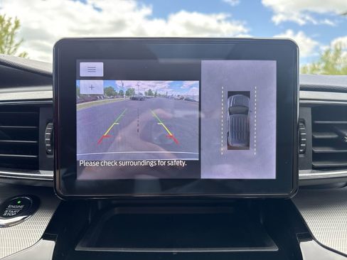Used 2021 Ford Explorer Limited w/ Equipment Group 301A AWD/4WD image 19