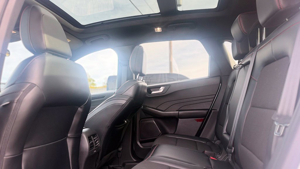 Used 2023 Ford Escape ST-Line w/ Tech Pack #1 AWD/4WD image 22