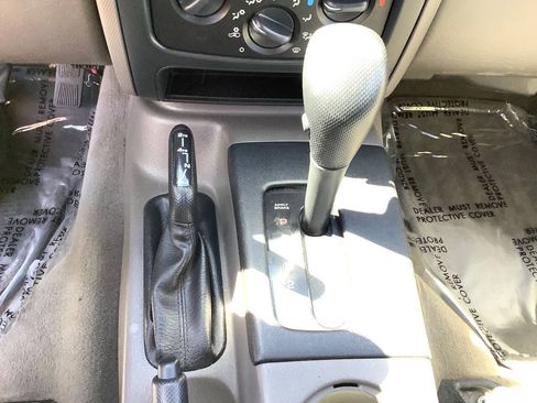 Used 2004 Jeep Liberty Sport w/ PWR Convenience Group AWD/4WD image 35