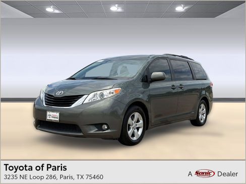 Used 2013 Toyota Sienna LE FWD image 1