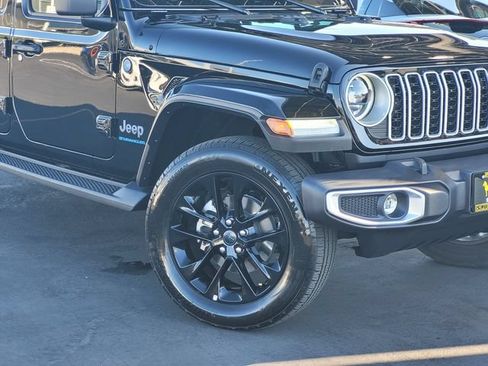 Certified 2025 Jeep Wrangler Unlimited Sahara AWD/4WD image 3