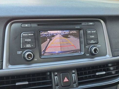 Used 2017 Kia Optima LX FWD image 16