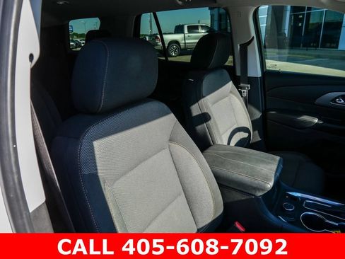 Used 2020 Chevrolet Traverse LT FWD image 15