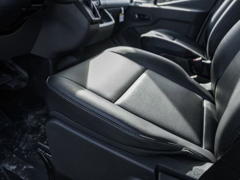 New 2026 Ford Transit 250 148 Medium Roof image 32