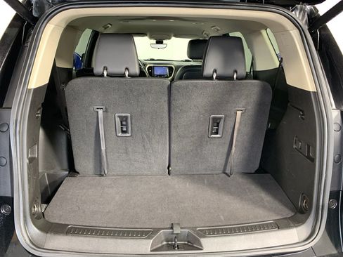 Used 2023 GMC Acadia Denali w/ Denali Technology Package FWD image 36