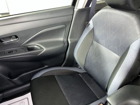 Used 2025 Nissan Versa SV FWD image 25