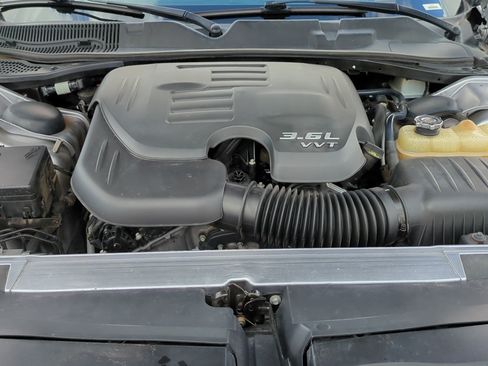 Used 2016 Dodge Challenger SXT RWD image 29