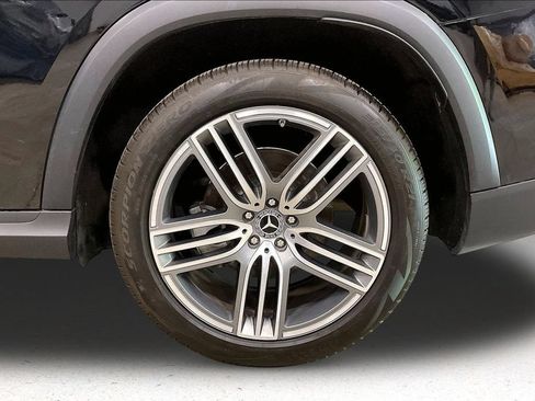 Used 2024 Mercedes-Benz GLS 450 4MATIC image 35