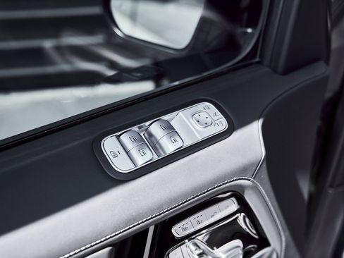 Used 2025 Mercedes-Benz G 63 AMG 4MATIC image 33