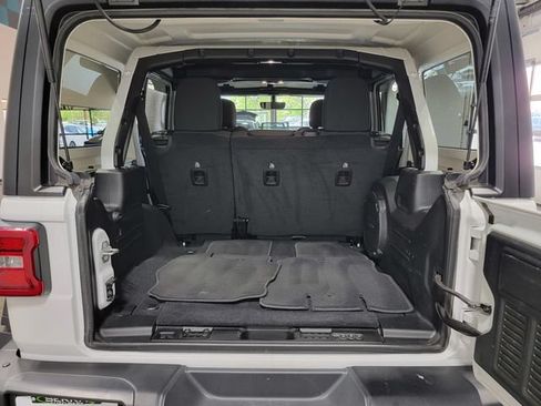 Used 2020 Jeep Wrangler Unlimited Rubicon AWD/4WD image 35