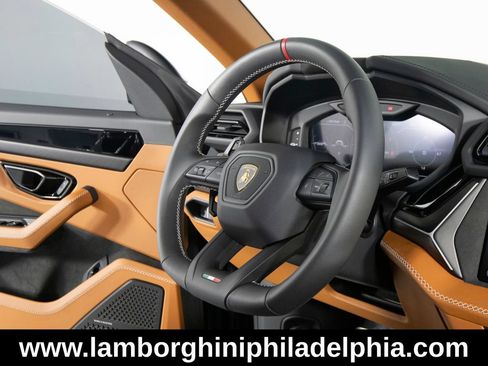 Used 2025 Lamborghini Urus S AWD/4WD image 29