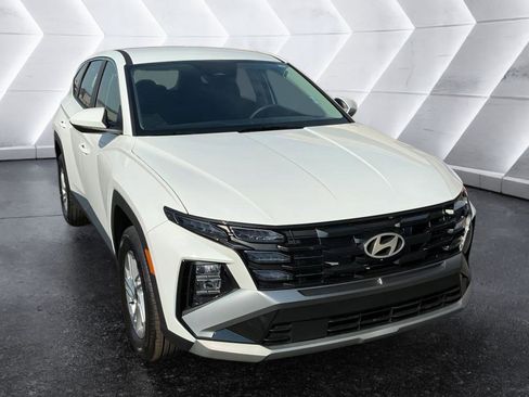 Certified 2026 Hyundai Tucson SE image 3