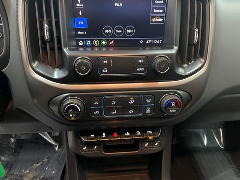 Used 2020 Chevrolet Colorado Z71 image 12