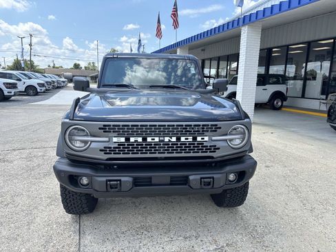 New 2025 Ford Bronco Badlands image 2