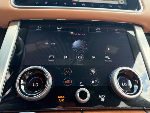 Used 2018 Land Rover Range Rover Autobiography AWD/4WD image 17