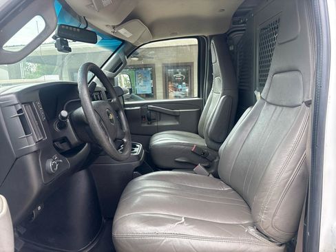 Used 2020 Chevrolet Express 2500 w/ Driver Convenience Package RWD image 9