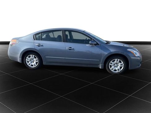 Used 2010 Nissan Altima 2.5 S FWD image 6