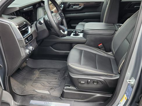 Used 2025 GMC Yukon Elevation w/ LPO, Floor Liner Package AWD/4WD image 13