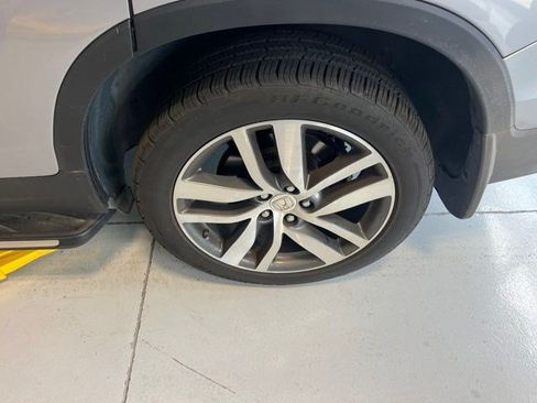 Used 2017 Honda Pilot Touring image 5