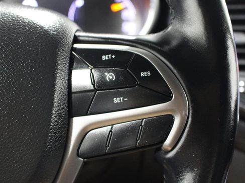 Used 2022 Jeep Grand Cherokee Laredo X AWD/4WD image 12