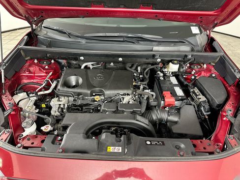 Used 2021 Toyota RAV4 LE image 31