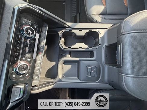 Used 2025 GMC Sierra 2500 AT4 image 17