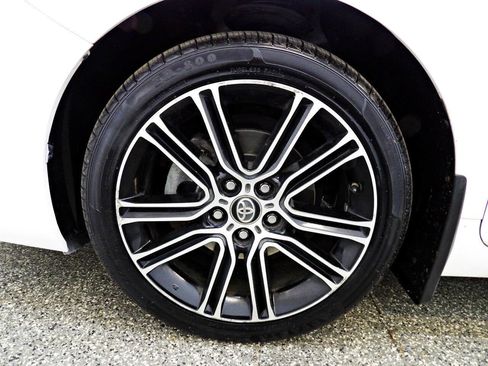 Used 2016 Toyota Camry SE FWD image 19