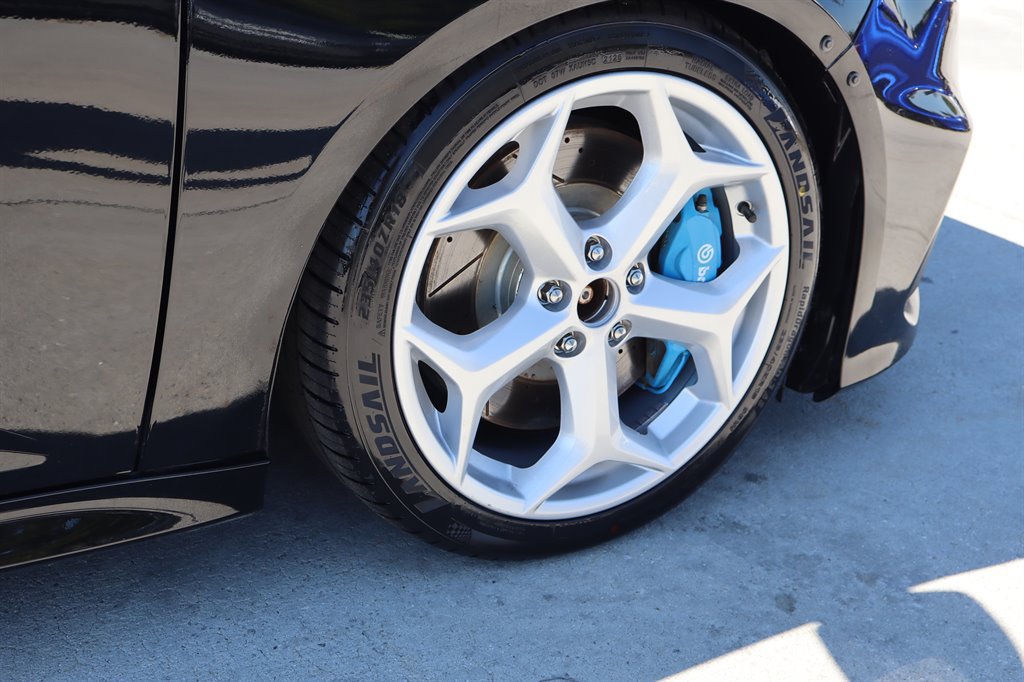 Used 2017 Ford Focus RS AWD/4WD image 13
