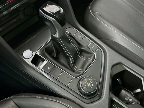 Used 2023 Volkswagen Tiguan SE R-Line image 20