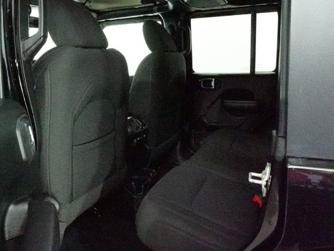Used 2021 Jeep Wrangler Unlimited Sport image 17