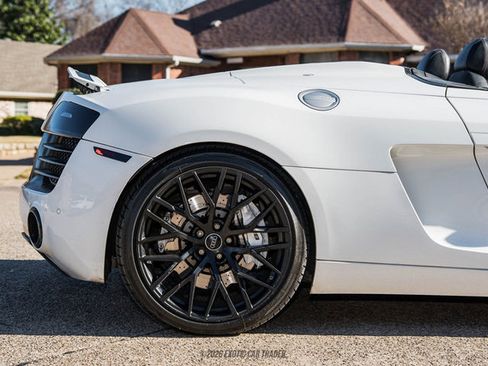 Used 2015 Audi R8 V8 w/ Full Leather Package image 10