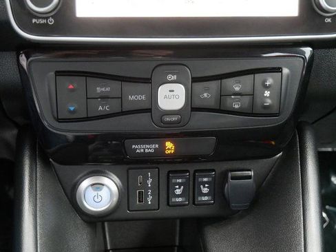 Certified 2025 Nissan Leaf SV Plus image 21