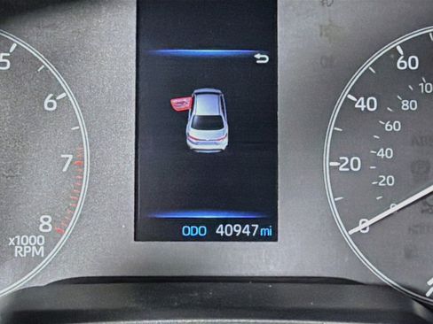 Used 2025 Toyota Corolla LE FWD image 18