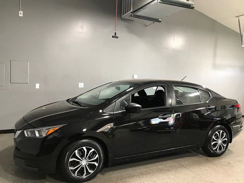 Used 2020 Nissan Versa S FWD image 7